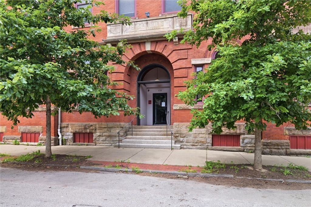 130 S 22nd St 2F, South Side, PA 15203