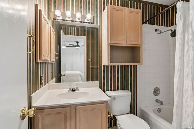 6058 Gaelic, San Antonio, TX 78240