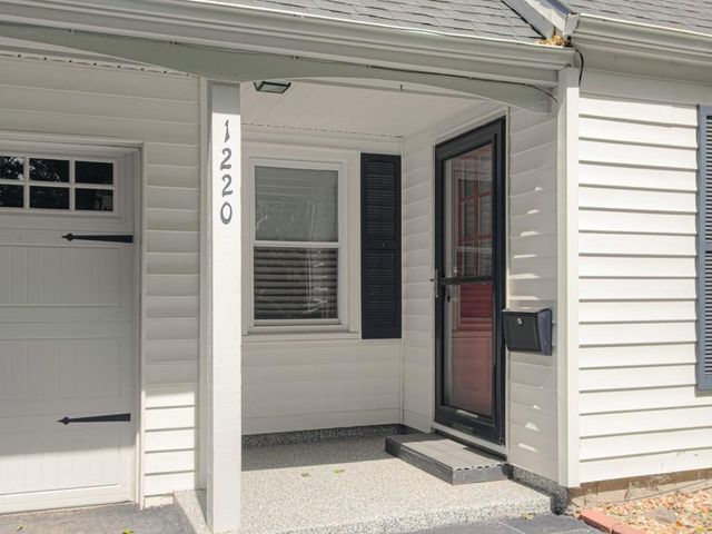 1220 W 26th Street S, Independence, MO 64052