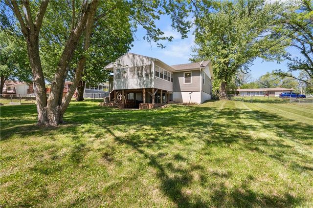 8505 Penner Avenue, De Soto, KS 66018