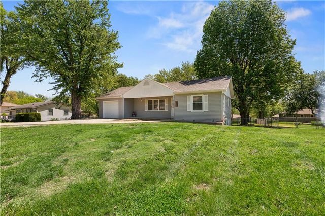 8505 Penner Avenue, De Soto, KS 66018