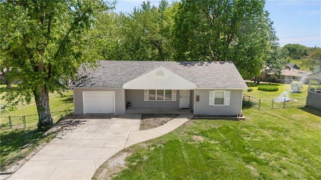 8505 Penner Avenue, De Soto, KS 66018