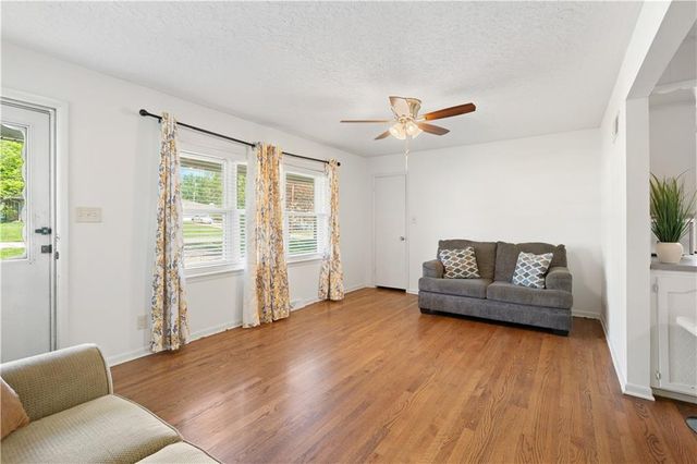 8505 Penner Avenue, De Soto, KS 66018