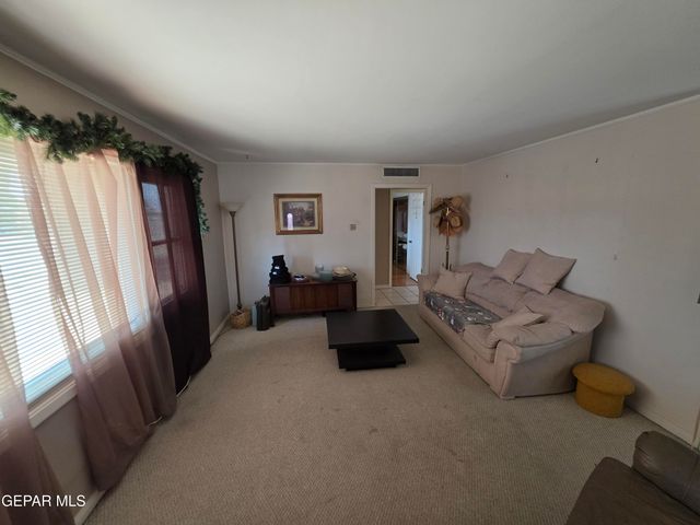 1400 IDLEWILDE Drive, El Paso, TX 79925