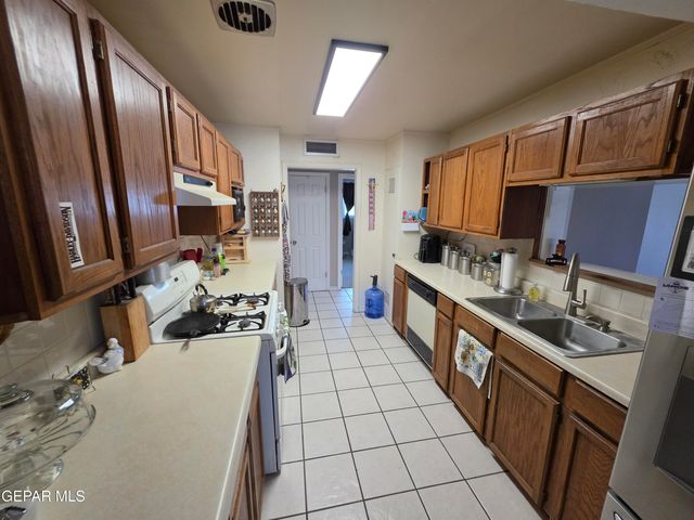 1400 IDLEWILDE Drive, El Paso, TX 79925