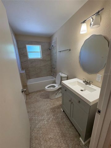 8351 WAKEFORD ROAD, Lake Wales, FL 33898