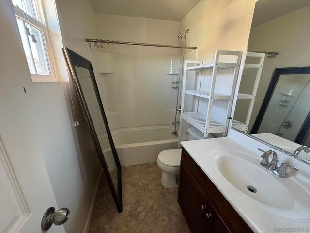 1206 Calabria St, Santee, CA 92071