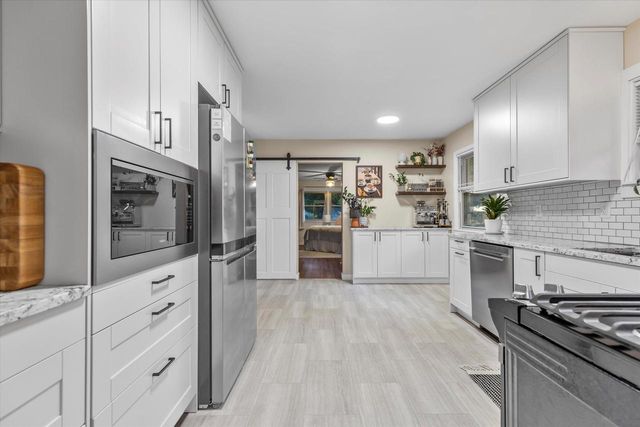 235 Ellsworth PLACE, Waukesha, WI 53186