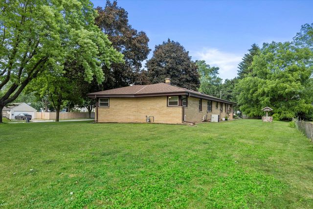 235 Ellsworth PLACE, Waukesha, WI 53186
