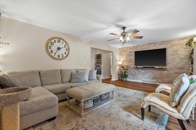 235 Ellsworth PLACE, Waukesha, WI 53186