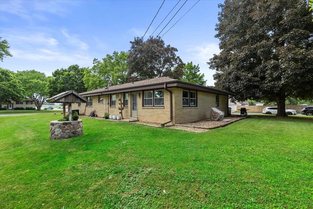 235 Ellsworth PLACE, Waukesha, WI 53186