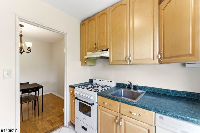 415 Claremont Ave, Montclair Twp., NJ 07042