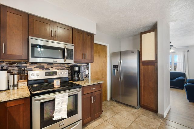 595 Socorro Drive SW, Los Lunas, NM 87031