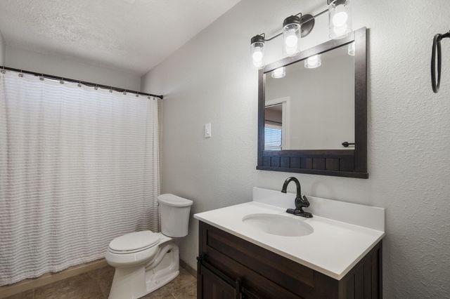 595 Socorro Drive SW, Los Lunas, NM 87031