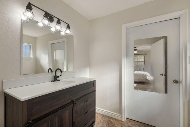 595 Socorro Drive SW, Los Lunas, NM 87031