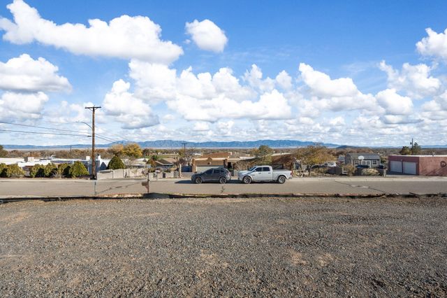 595 Socorro Drive SW, Los Lunas, NM 87031