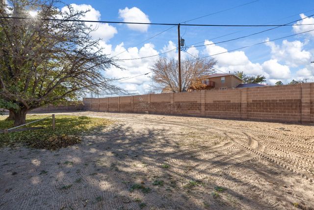 595 Socorro Drive SW, Los Lunas, NM 87031