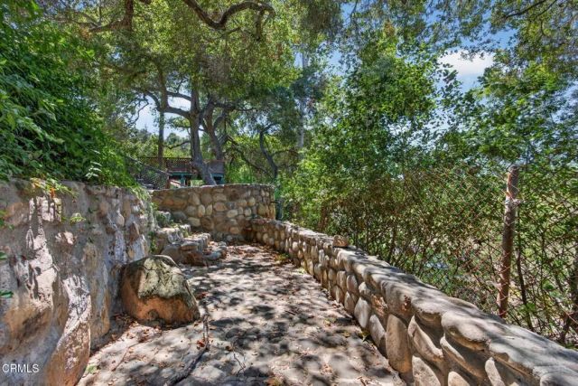 883 Moreno Drive, Ojai, CA 93023