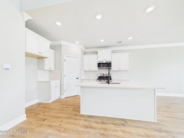 114 Belle Lake Drive, Lafayette, LA 70506