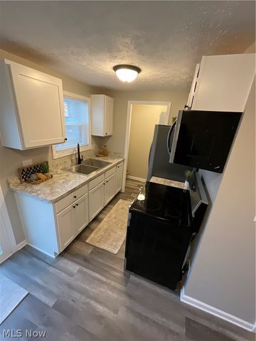 3960 W Erie Avenue 9, Lorain, OH 44053