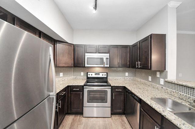 3003 Memorial Court 1139, Houston, TX 77007