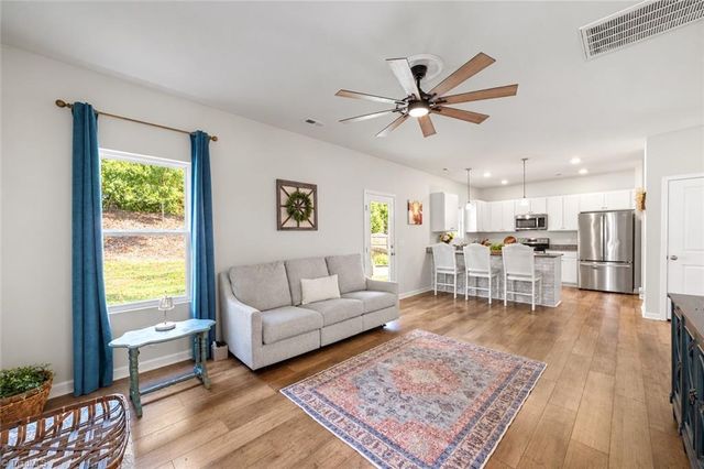 4219 Honeysuckle Vine Drive, Winston-salem, NC 27106