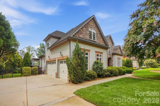 3210 Lake Shore Road S, Denver, NC 28037