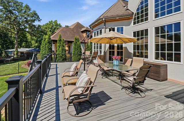 3210 Lake Shore Road S, Denver, NC 28037