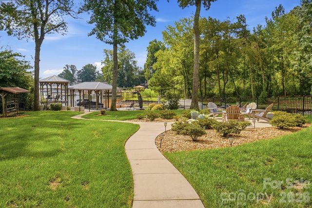 3210 Lake Shore Road S, Denver, NC 28037