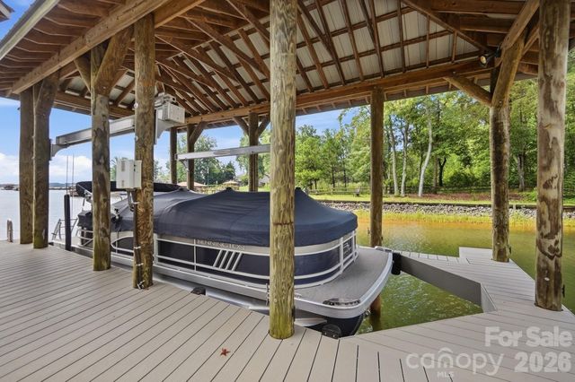 3210 Lake Shore Road S, Denver, NC 28037