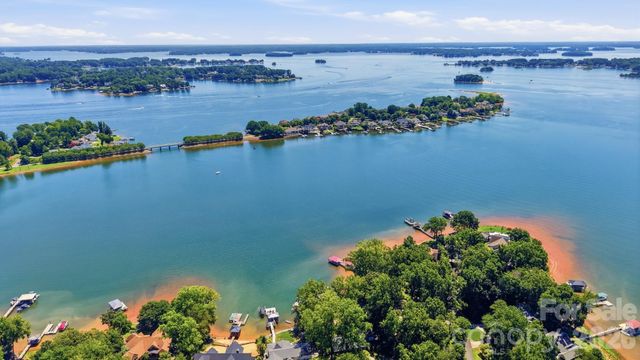 3210 Lake Shore Road S, Denver, NC 28037