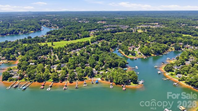 3210 Lake Shore Road S, Denver, NC 28037