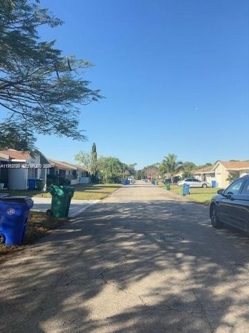 5534 S Lakewood Cir S H, Margate, FL 33063