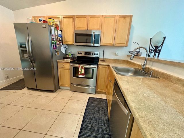 5534 S Lakewood Cir S H, Margate, FL 33063