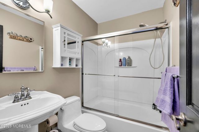 7 Pennsylvania Avenue, Jackson, NJ 08527