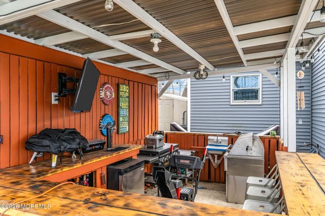 7 Pennsylvania Avenue, Jackson, NJ 08527