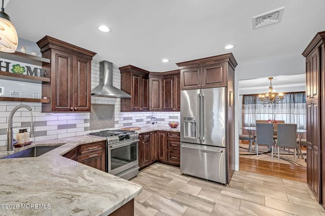 7 Pennsylvania Avenue, Jackson, NJ 08527