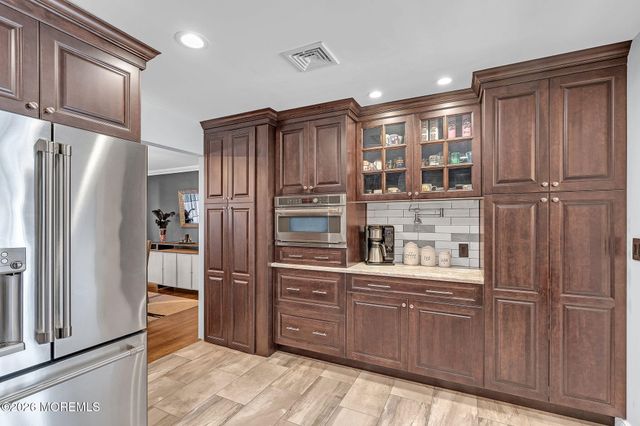 7 Pennsylvania Avenue, Jackson, NJ 08527