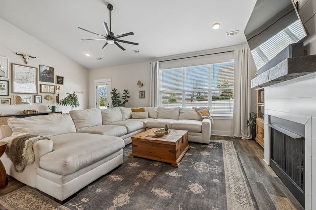 237 Griffin Ln, Gallatin, TN 37066