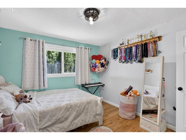 985 Nw 3RD St, Gresham, OR 97030