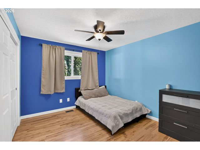 985 Nw 3RD St, Gresham, OR 97030
