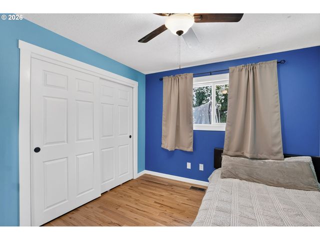 985 Nw 3RD St, Gresham, OR 97030