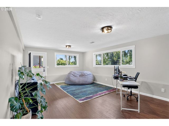 985 Nw 3RD St, Gresham, OR 97030