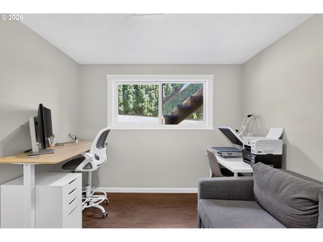 985 Nw 3RD St, Gresham, OR 97030