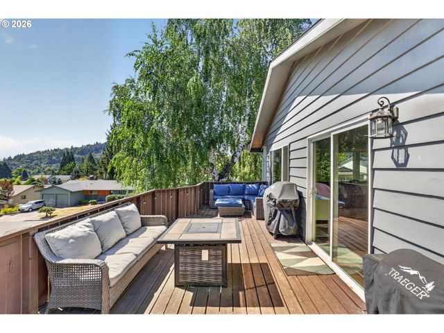 985 Nw 3RD St, Gresham, OR 97030