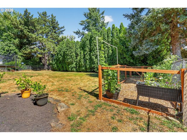985 Nw 3RD St, Gresham, OR 97030