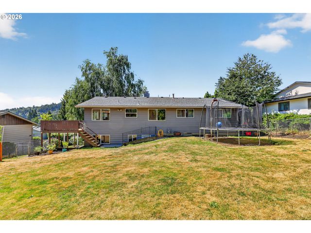 985 Nw 3RD St, Gresham, OR 97030