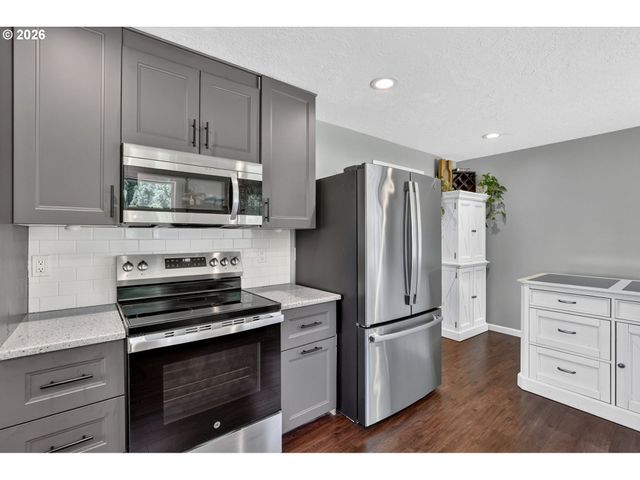 985 Nw 3RD St, Gresham, OR 97030