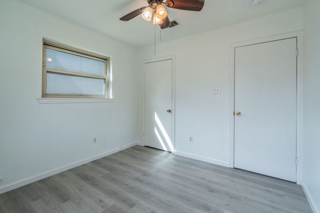 1105 Belle Street, Bedford, TX 76022