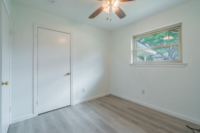 1105 Belle Street, Bedford, TX 76022